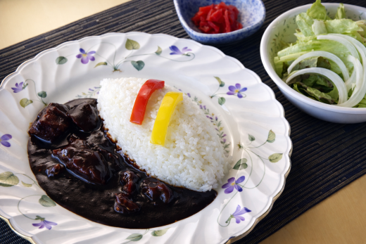 たかつえ黒カレー