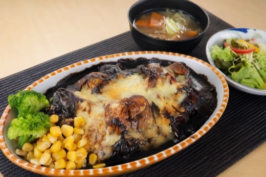 チキン黒カレーチーズ焼き