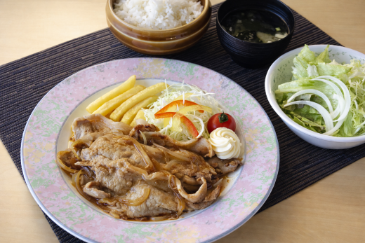 豚肉の生姜焼き定食